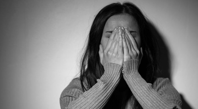 Mii de argesence – agresate de soti