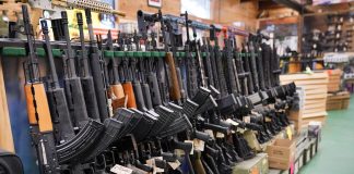 Biden impune interzicerea armelor de asalt